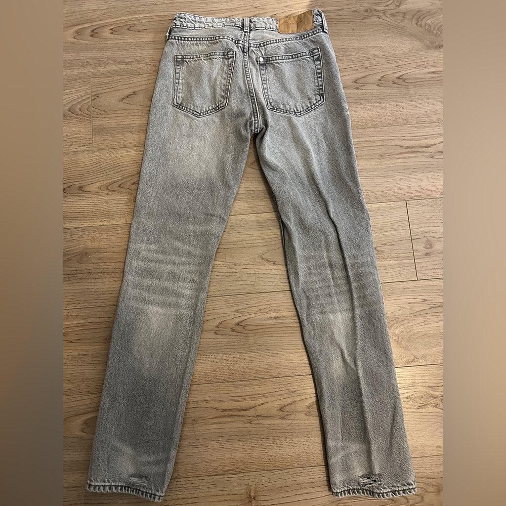 Knee Rip Low Rise Jeans - Picture 2 of 4